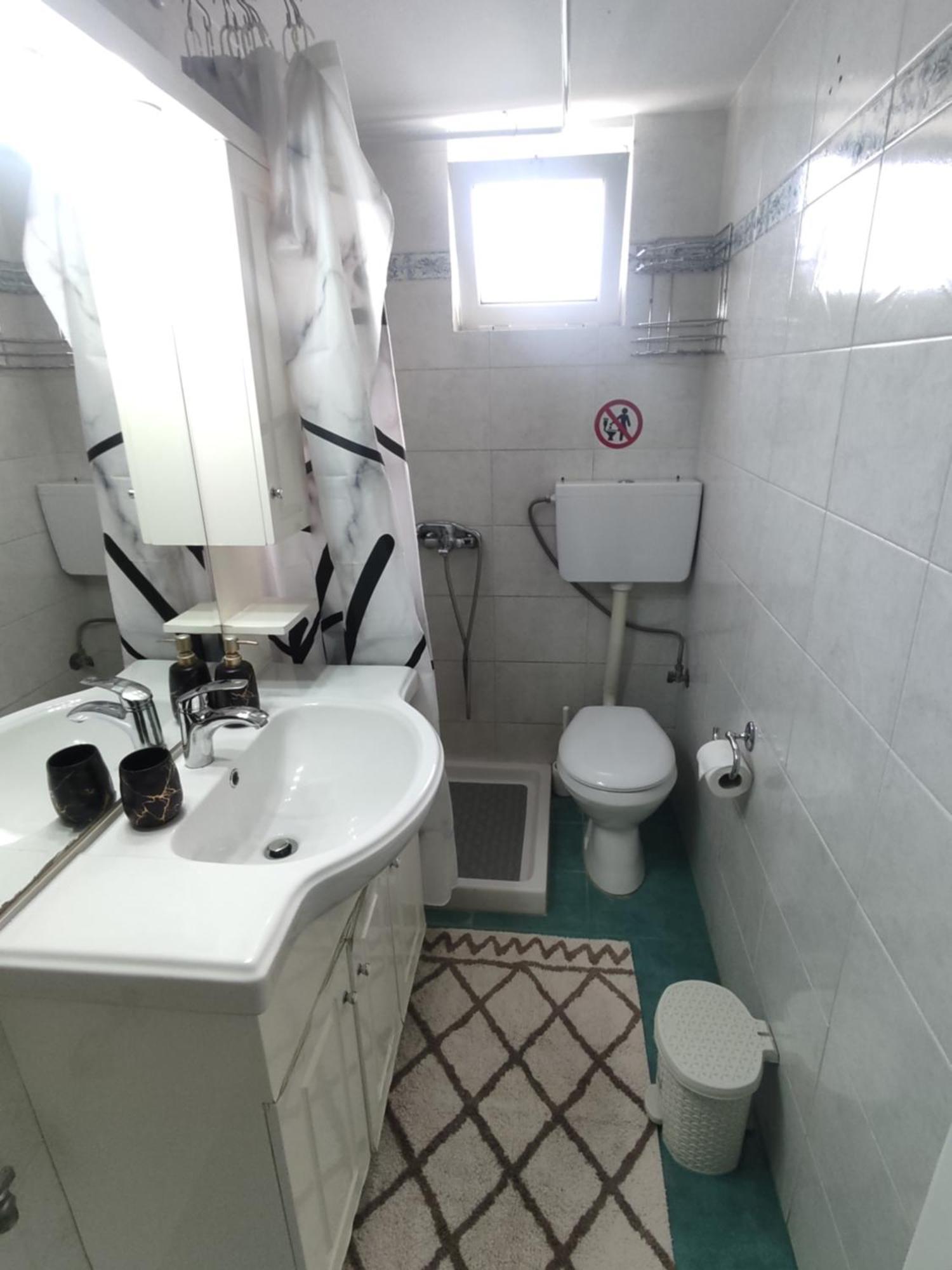 Aktis Apartment Near Airport Артемида Екстериор снимка